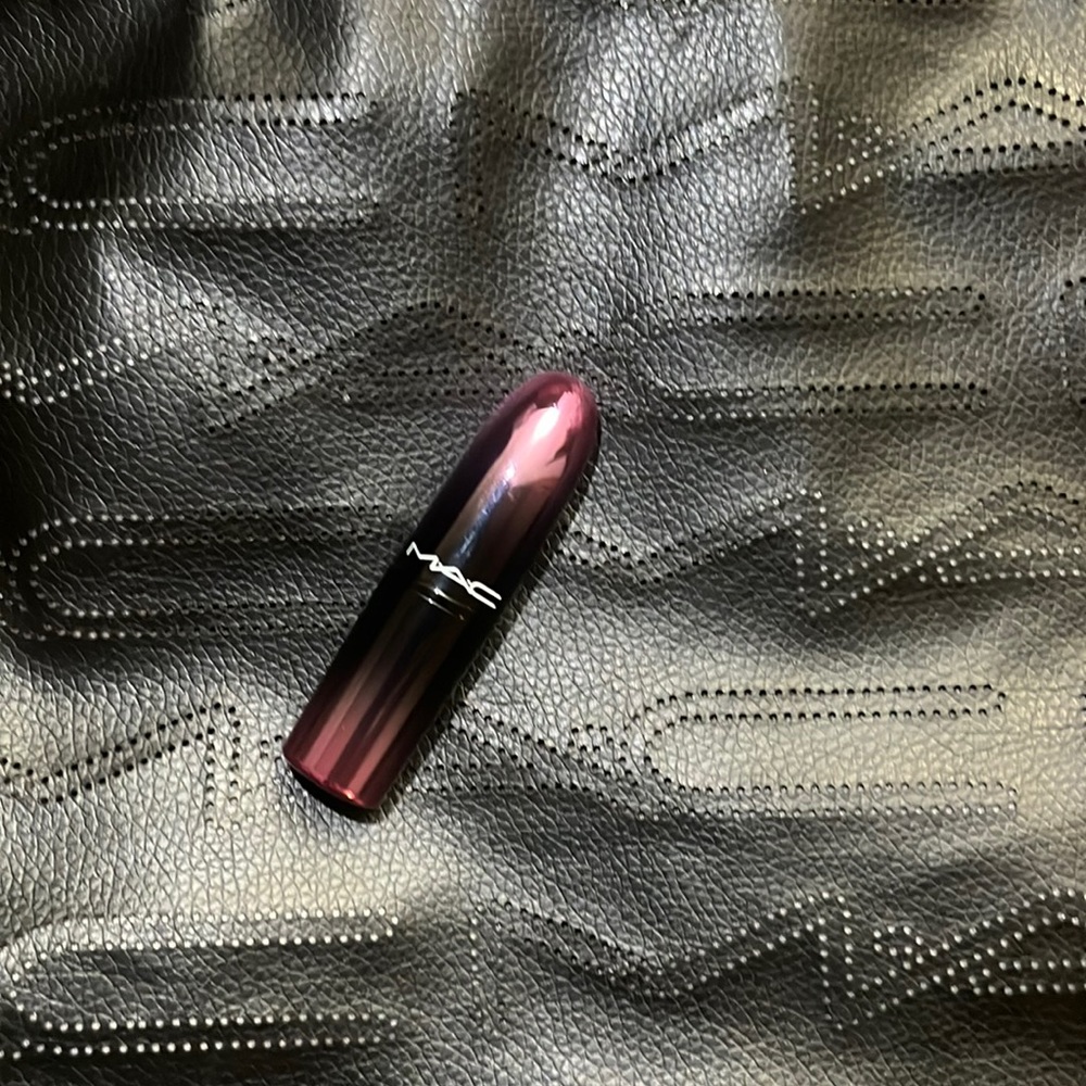 MAC Love Me Lipstick La Femme 👄